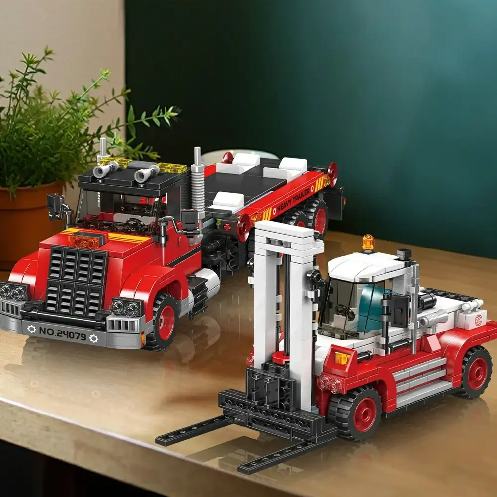 Náklaďák s vysokozdviždným vozíkem Mould King 24079